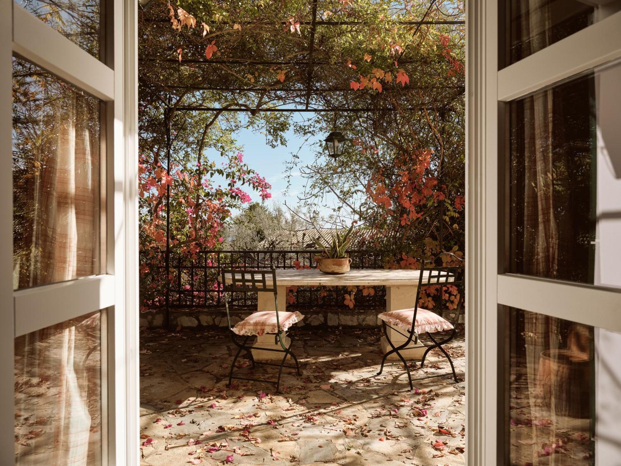 Almeira 4Acre Estate, For Unparalleled Seclusion, By Thinkvilla Закинтос Экстерьер фото
