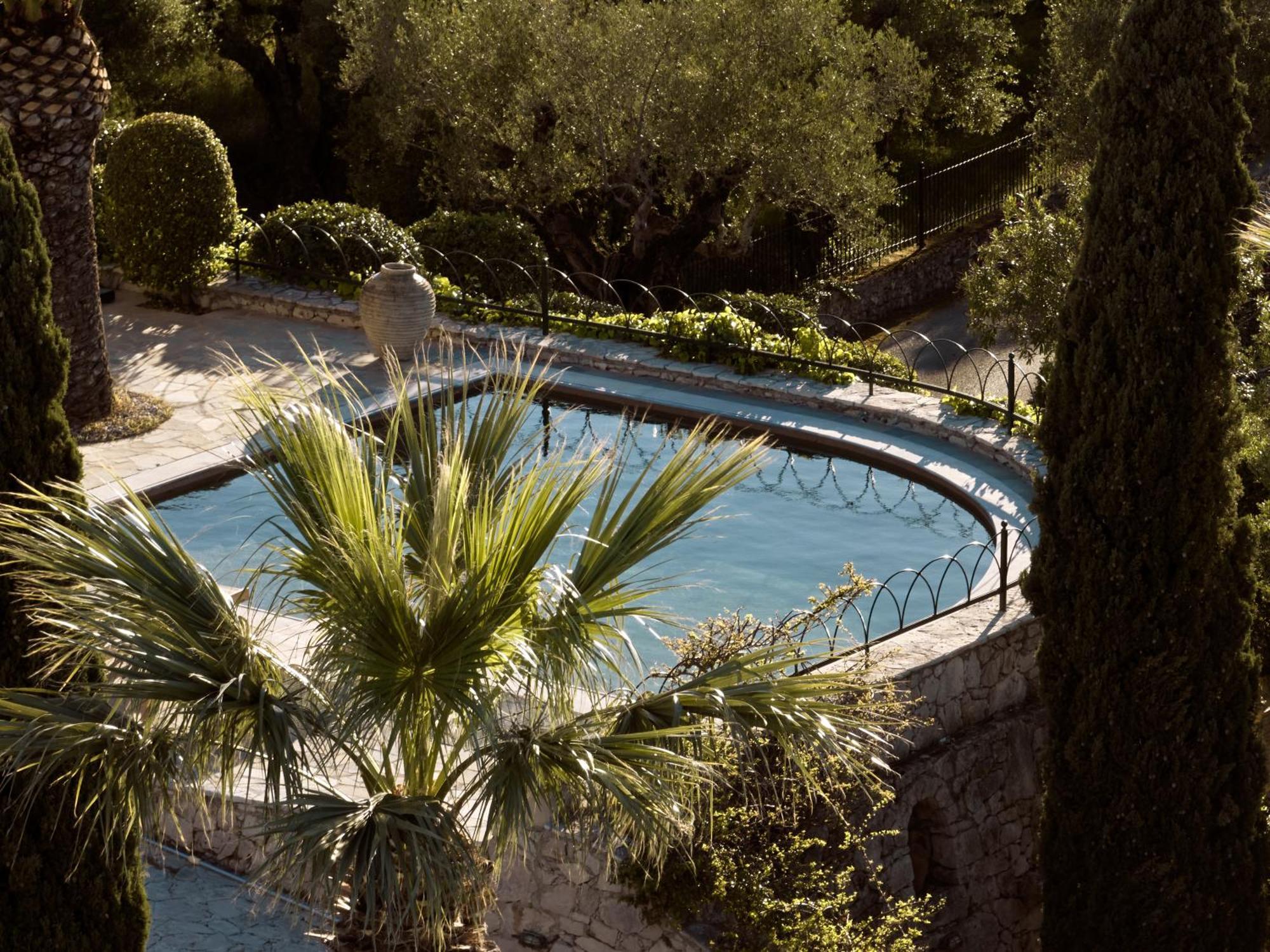 Almeira 4Acre Estate, For Unparalleled Seclusion, By Thinkvilla Закинтос Экстерьер фото